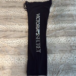 Victoria’s Secret Supermodel Essentials sweats, black, size small